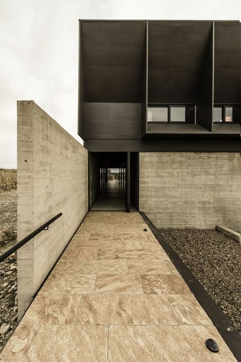 Industrial Exterior Design, Wineries Architecture, Concrete Facade, Concrete House, Minimalist Architecture, Industrial Buildings, Interior Photography, Facade Architecture, Brutalism