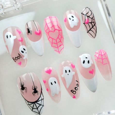 Trick Or Treat Nails, Practice Nails, Uñas Aesthetic, Cute Halloween Nails, Trick R Treat, Spooktacular Halloween, Nails Halloween, Halloween Images, Halloween Designs