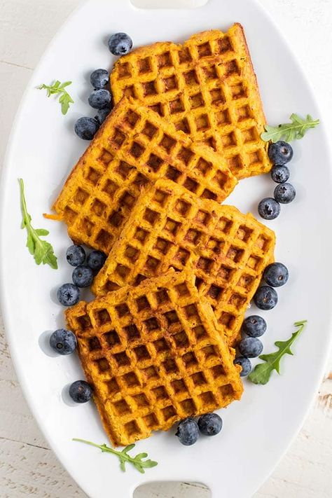 Sweet Potato Waffles / A healthy sweet potato breakfast idea! These sweet potato hash waffles are quick to make, and paleo and whole30. | SUNKISSEDKITCHEN.COM | #SunkissedKitchen #sweetpotatoes #recipe #easy #quick #whole30 #paleo Sweet Potato Breakfast Recipes, Potato Waffle Recipe, Perfect Baked Sweet Potato, Sweet Potato Frittata, Whole30 Breakfast Recipes, Potato Breakfast Recipes, Whole30 Breakfast, Freeze Sweet Potatoes, Healthy Sweet Potato