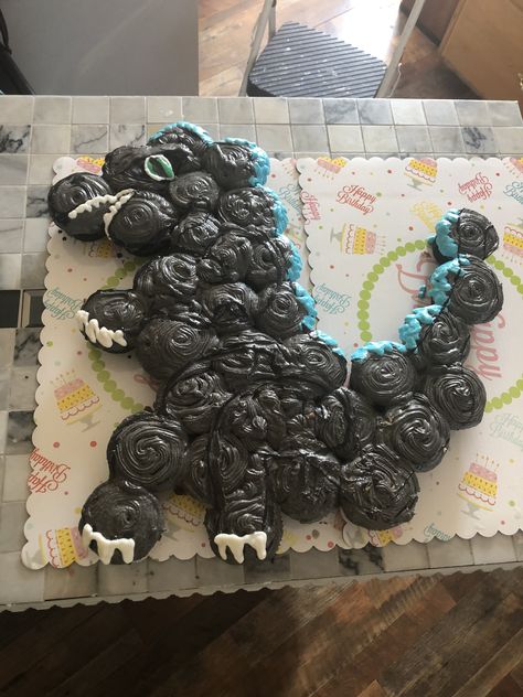 Godzilla Birthday Cupcakes, Godzilla Cupcake Cake, Godzilla Cake Pops, Godzilla Party Food, Godzilla Pinata, Godzilla Cupcakes, Godzilla Party Ideas, King Kong Birthday Party, Godzilla Birthday Cake