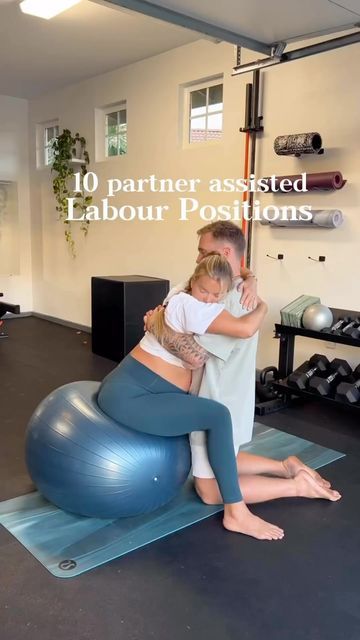 Pregnancy Yoga Ball, Labour Positions, Pregnancy Yoga Poses, Pregnancy Stretches, Pregnancy Workout Videos, Labor Positions, Birth Prep, Baby Delivery, Pregnancy Help