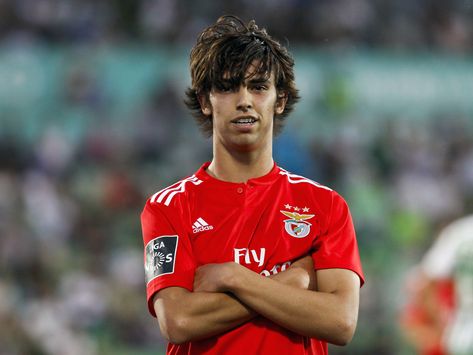 Joao Felix With Braces, Benfica Wallpaper, Cute Football Players, Football Boyfriend, Soccer Boyfriend, Soccer Quotes, Soccer Guys, Soccer Boys, Soccer Player