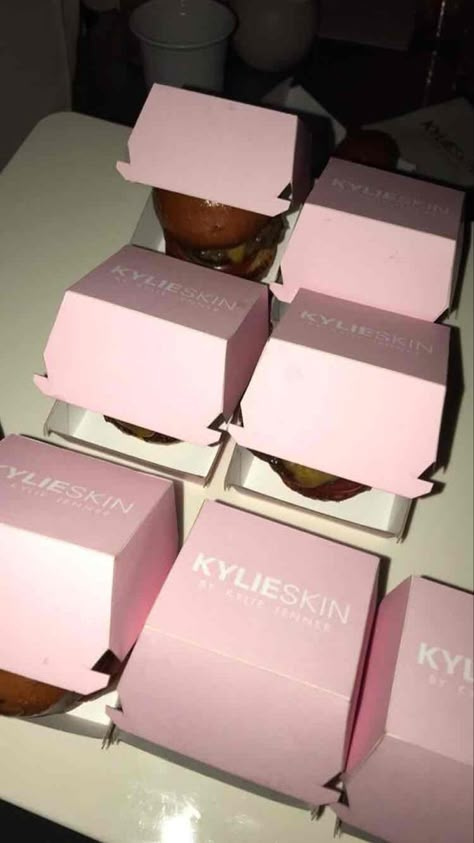 Kylie Jenner Party, Business Launch Party, Launch Event Ideas, Kylie Jenner Birthday, Kylie Skin, Kylie Jenner Lipstick, Luxury Birthday, Kim K Style, Kylie Cosmetic