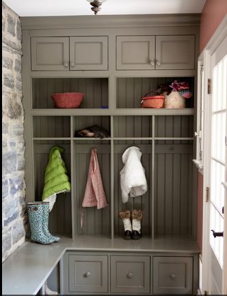 mudroom... top to bottom: crown molding, closed cabinets, open cabinets, shelf, hangers, low enough shelf with room for rainboots to not be touching the coats that are hanging, cabinets under the ledge, light rug Mudroom Corner, Organized Mudroom, Laundry Room/mud Room, Mudroom Lockers, Mudroom Entryway, Mudroom Laundry Room, Entry Design, Mudroom Design, Real Estat