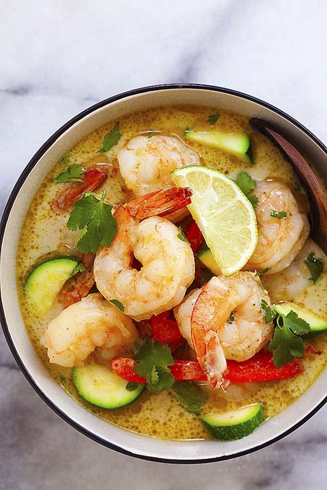 Shrimp Green Curry, Green Curry Shrimp, Easy Thai Recipes, Green Curry Sauce, Green Curry Recipes, Coconut Curry Shrimp, Shrimp Curry, Prawn Curry, Rasa Malaysia