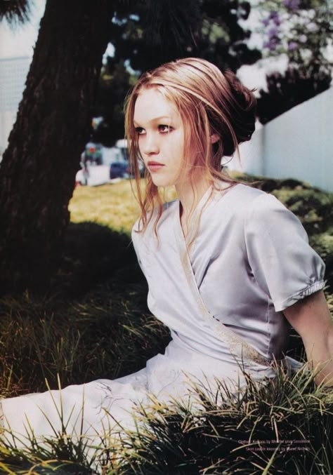 Julia Stiles for Nylon magazine, October 1999. Julia Stiles, A Woman, On Twitter, Twitter, Hair