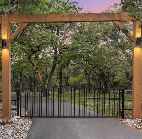 Farm Gates Entrance, Ranch Entrance Ideas, Driveway Entrance Landscaping, Farm Entrance, Country Fences, Driveway Entrance, Farm Gate, Front Landscaping, 15k Followers