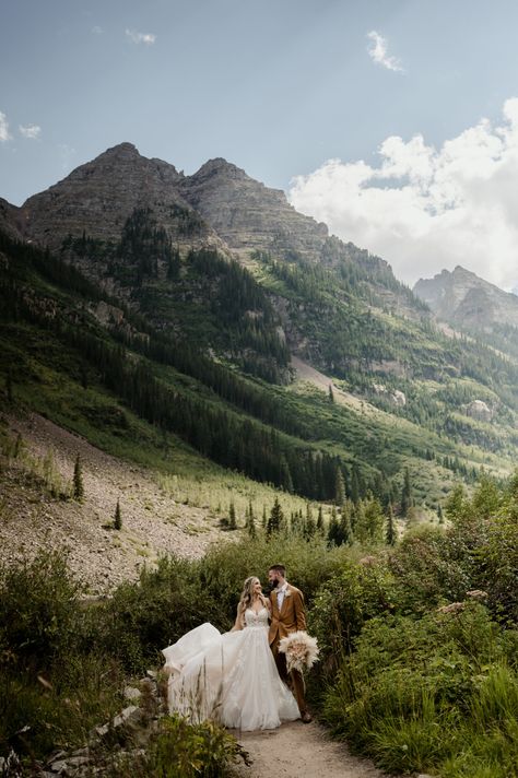 Where To Elope In The Us, Colorado Elopement Ideas, Places To Elope In The Us, Elopement Locations In The Us, Best Places To Elope In The Us, Summer Mountain Elopement, Elopement In The Mountains, Fall Elopement Ideas, Elopement Ideas In Colorado