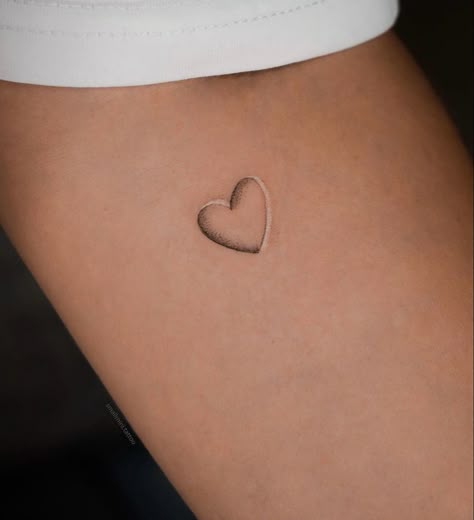 Little Heart Tattoos For Women, Tiny Red Heart Tattoo, Finger Hand Tattoo, Mini Heart Tattoo, Infinity Heart Tattoo, Small Heart Design, Georgia Tattoo, Hearts Tattoos, Heart Tattoo Ankle