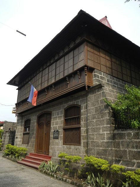 Philippine Architecture, Filipino House, Filipino Architecture, Regions Of The Philippines, Philippine Houses, Filipino Style, Heritage House, Traditional Houses, Vernacular Architecture