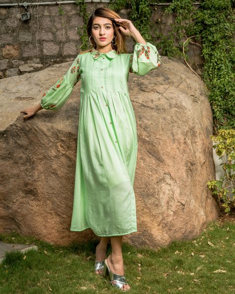 Balloon Sleeves Kurti Indian, Balloon Sleeves Kurti, Pakistani Latest Fashion, Air Pollution Poster, Pollution Poster, Sleeves Kurti, Plain Kurti Designs, Box Pleated Dress, Ideas For Boutique