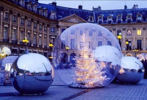 Christmas in Paris France Parisian Christmas, Paris Francia, Christmas In Europe, Christmas In The City, Christmas Around The World, I Love Paris, Love Paris, Noel Christmas, Christmas Market