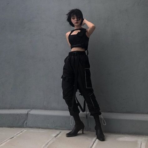 L.GHT RES.ST Cyberpunk Fashion Women, Cyberpunk Outfit, Moda Grunge, Techwear Outfits, Techwear Fashion, Cyberpunk Fashion, Futuristic Fashion, Tech Fashion, Edgy Outfits