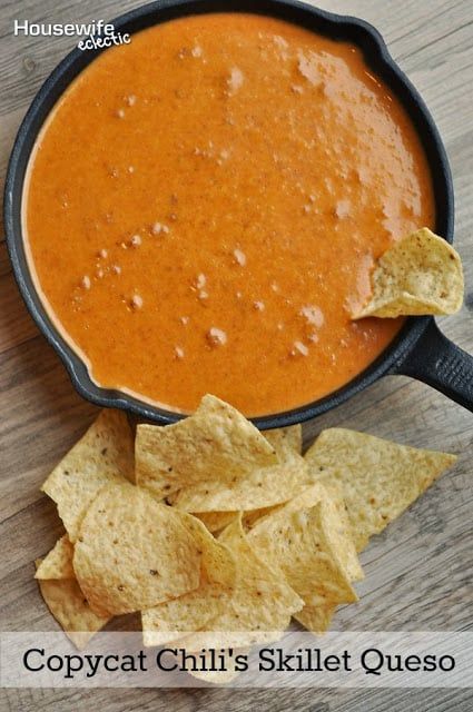 Skillet Queso, Copycat Chili, Queso Recipe, Taco Dip, Cast Iron Recipes, Copycat Restaurant Recipes, Buffalo Chicken Dip, Football Food, Cat Recipes