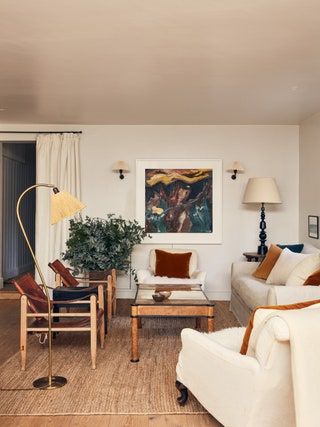 An interior designer's effortlessly light and airy basement flat in London | House & Garden Stylish Living Room Ideas, Vintage Leather Chairs, Basement Flat, Dream Flat, Built In Banquette, One Bedroom Flat, New House Living Room, Flat Decor, Simple Furniture