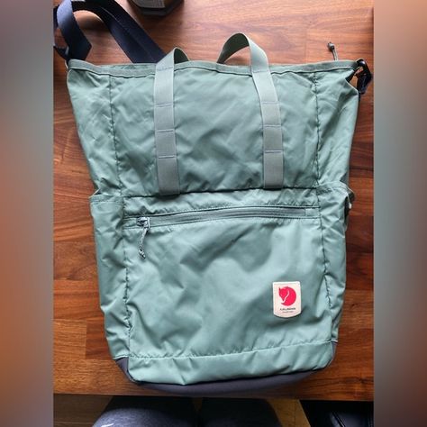 High Coast Totepack Patina Green, Chest Strap, Hip Belt, Laptop Case, Side Pocket, Your Back, Inside Pocket, Front Pocket, Patina