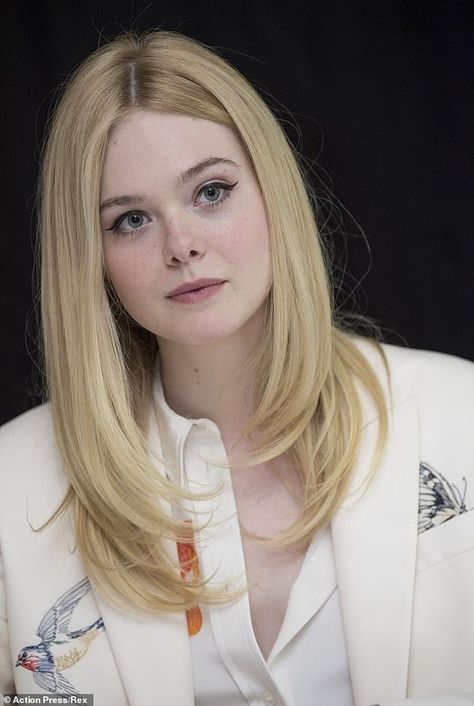 Ella Fanning, Kathryn Love Newton, Ethereal Gowns, Elle Fanning Style, Dakota And Elle Fanning, Elle Fashion, Beautiful Photoshoot Ideas, Dakota Fanning, Celebrity Look Alike