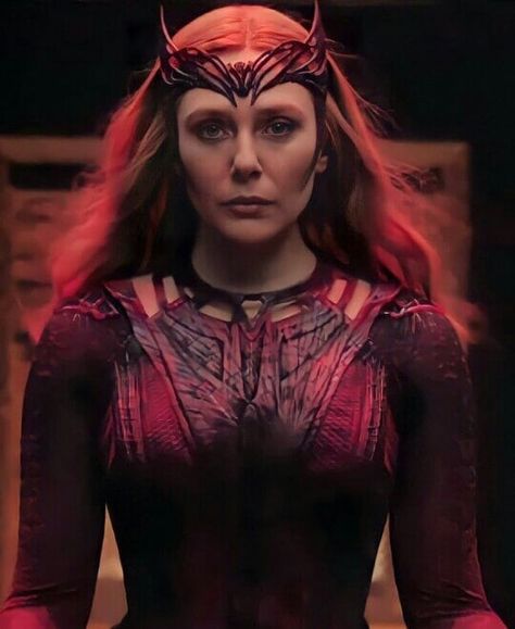 Wanda Multiverse Of Madness, Multiverse Of Madness Wanda, Wanda Icon, Doctor Strange Multiverse Of Madness, Female Avengers, Scarlet Witch Costume, Horror Villains, Avengers Cast, Multiverse Of Madness