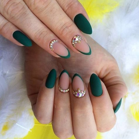 Quinceanera Nails, Emerald Nails, Green Acrylic Nails, Dark Green Nails, Green Nail Art, Bridal Nail Art, Matte Nails Design, Green Nail, Ombre Nail Designs