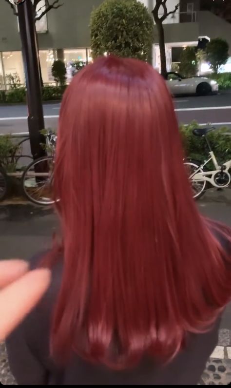 Light Cherry Red Hair Color, Red Pinkish Hair, Red Hair Coquette, Strawberry Red Hair Color, Pinkish Red Hair, Warm Red Hair, Strawberry Red Hair, Pelo Color Vino, Light Red Hair