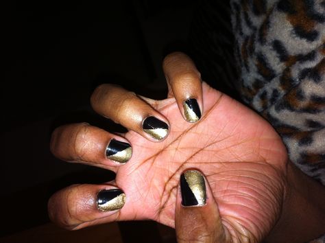 Black and gold nails, could totally do this. Black And Gold Nails, Gold Nails, Black And Gold, Hair Makeup, Rings For Men, Nail Art, Nails, Makeup, Gold