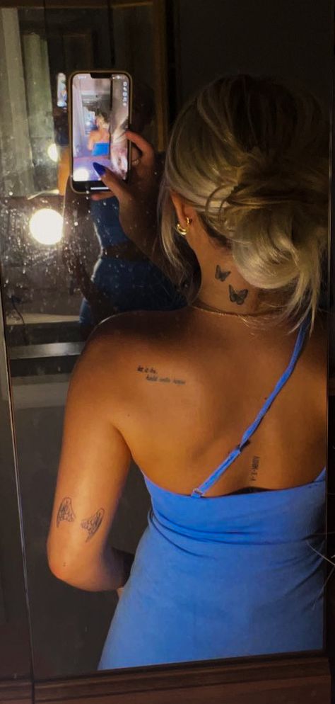 Tattoo Placement Shoulder Women, Cute Tattoos For Back Of Arm, Inner Top Arm Tattoo Women, Mid Back Side Tattoo, Coverup Neck Tattoos Women, Behind The Arm Tattoo Women Simple, Tattoo Ideas Female Tricep, Small Behind Arm Tattoo, Back Upper Shoulder Tattoo For Women