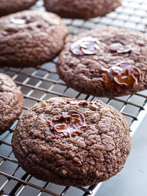 Gluten-Free Chocolate Cookies - Gluten-Free Baking Gluten Free Hot Chocolate, German Chocolate Cookies, Gluten Free Chocolate Cookies, Gluten Free Baked Goods, Healthy Baked Goods, Spicy Chocolate, Low Fodmap Diet Recipes, Scandinavian Recipes, Gluten Free Cookie