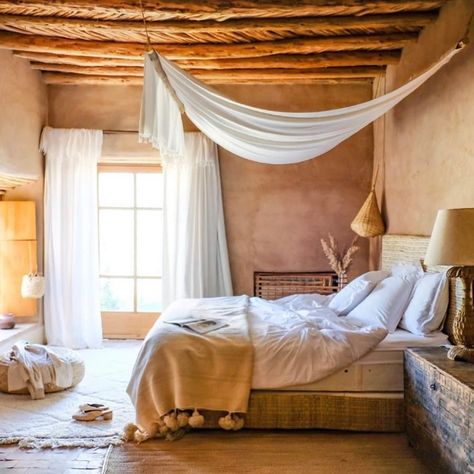 Berberlodge on Instagram: “Family lodge#daisysophia the lodge can host two children’s in an other room! Or a nice couple two!#repost#rugsandramblers” Moroccan Bedroom, Moroccan Interiors, House Inspo, Dream Home Design, Malaga, Room Inspo, Home Bedroom, Bedroom Interior, Room Inspiration