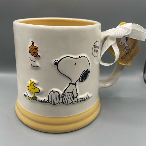 Rae Dunn Peanuts Snoopy Fall Is In The Air Double Sided Mug New Snoopy Decor, Snoopy Fall, Snoopy Items, Charlie Brown Characters, Marvel Mug, Snoopy Mug, Mini Mundo, Fall Is In The Air, Snoopy Images