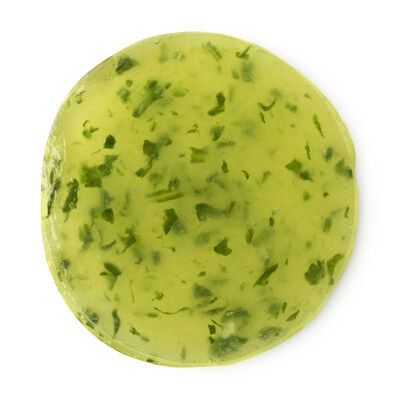 Cucumber Eye Pads, Lush Face Mask, Lush Store, Fresh Face Mask, Skin Care Eye Cream, Cucumber Mask, Cucumber On Eyes, Lush Cosmetics, Hygiene Care