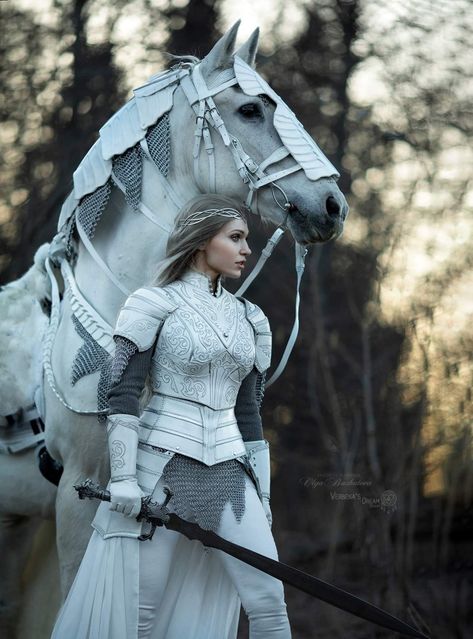 Medieval Outfit Women, Horse Halloween Costumes, Medieval Outfit, Ethereal Photography, Knight On Horse, Armor Dress, White Knight, Ethereal Dress, Horse Costumes