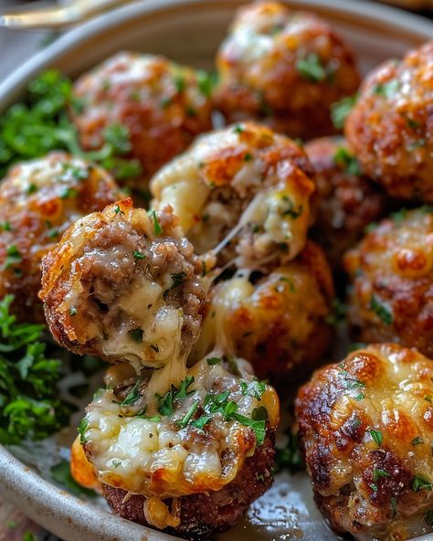 CREAM CHEESE SAUSAGE BALLS 🧀 Ingredients: 1 lb ground sausage 8 oz cream cheese, softened 1 1/2 cups Bisquick baking mix 1 1/2 cups shredded sharp cheddar cheese 1/2 teaspoon garlic powder 1/2 teaspoon onion powder 1/2 teaspoon black pepper 1/4 teaspoon cayenne pepper (optional) Directions: Step 1: Preheat Oven Preheat your oven to 375°F (190°C). Step 2: Mix Ingredients In a large mixing bowl, combine the ground sausage and softened cream cheese until well blended. Add the Bisquick baki... Luxury Food Expensive, Food For Party, Cheese Sausage Balls, Party Food Catering, Cream Cheese Sausage, Cream Cheese Sausage Balls, Sausage Balls, Appetizers Easy Finger Food, Ground Sausage