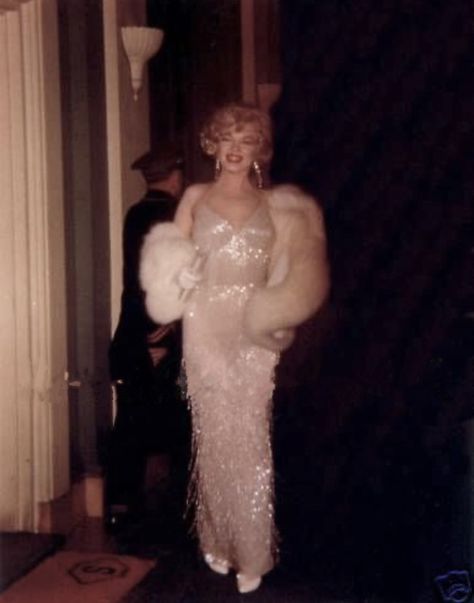 Marylin Monroe Red Carpet, Marilyn Monroe Aesthetic Outfits, Marylin Monroe Dresses, Marilyn Monroe Red Carpet, Marilyn Monroe Wedding Dress, Marilyn Monroe Party, Marylin Monroe Dress, Slay Dresses, Marilyn Monroe Wedding