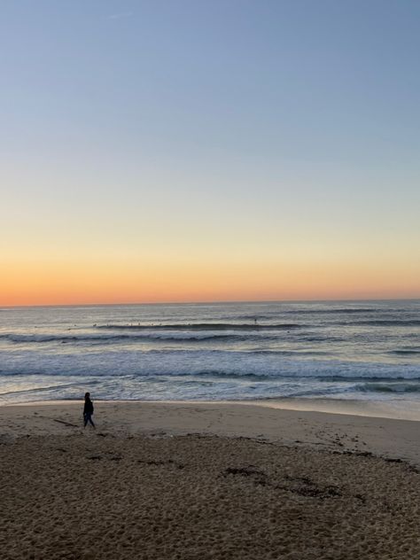 Bondi Beach Sunset, Sydney Beach Aesthetic, Winter Aesthetic Australia, Australia Winter Aesthetic, Australian Winter Aesthetic, Bondi Aesthetic, Sidney Aesthetic, Sydney Core Aesthetic, Bondi Beach Aesthetic