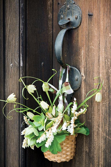 May Day Decorations, Ostara Basket, Flowers In Basket Aesthetic, Picnic Basket Aesthetic Flowers, Cottagecore Laundry Basket, Cycle With Flower Basket, May Basket, May Day Traditions, May Baskets