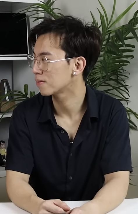 Eddy Chen Boyfriend Material, Eddy Chen, Twoset Violin, Comedy Duos, Type Shi, Musical Comedy, Violinist, Bubble Tea, 2 Set