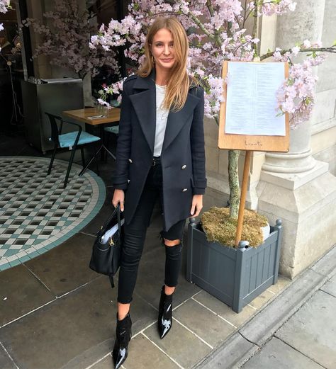 I just had breakfast with the @lfw_festival team, so excited to be involved! I will be there with @milliemackintoshstudio from the 21st to 24th sept. Who's coming? #lfwf 💃🏼 Calvin Klein Models, Millie Mackintosh, 90s Calvin Klein, Navy Coat, Winter Chic, London Street Style, Daily Grind, Work Looks, Urban Outfits