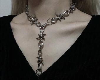 Kalung Choker, Necklace Grunge, Wire Choker Necklace, Emo Accessories, Wire Choker, Grunge Accessories, Rings Aesthetic, Grunge Jewelry, Punk Emo