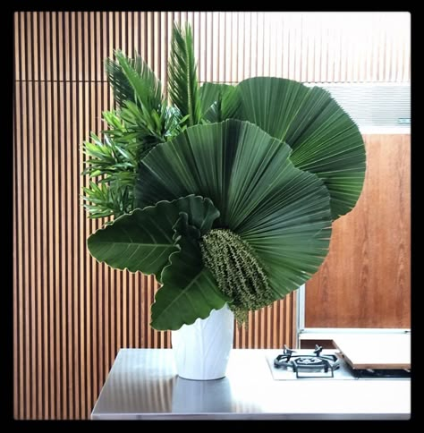 Leaves Arrangement, Palm Sunday Decorations, Foliage Arrangements, Contemporary Flower Arrangements, Floral Art Arrangements, Tropical Floral Arrangements, Tropical Flower Arrangements, Greenery Arrangements, Large Flower Arrangements