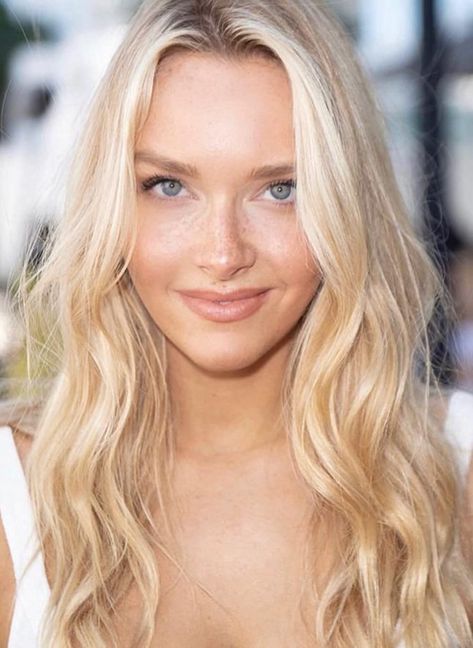 Bunny Pretty, Baby Blonde Hair, Camille Kostek, Real Life Doll, Baby Blonde, Blonde Aesthetic, Girl Power Quotes, Face App, Rob Gronkowski