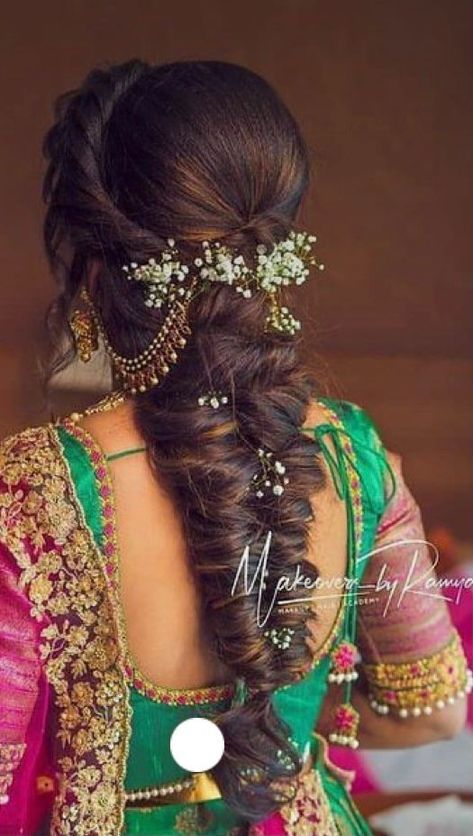 South Indian Wedding Hairstyles, Reception Hairstyles, Hair Style On Saree, Saree Hairstyles, Engagement Hairstyles, Bridal Hairdo, Traditional Hairstyle, Bridal Hair Buns, Indian Wedding Hairstyles