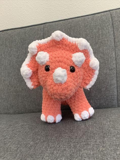 Crochet Triceratops Pattern ~ Dinosaur Crochet #CrochetPattern #Triceratops #Dinosaur #Plushie #Amigurumi #AmigurumiPattern Triceratops Crochet Pattern, Crochet Triceratops, Dinosaur Plushie, Dinosaur Crochet, Plushie Amigurumi, Crochet Dinosaur, World Crafts, Pattern Crochet, Amigurumi Pattern