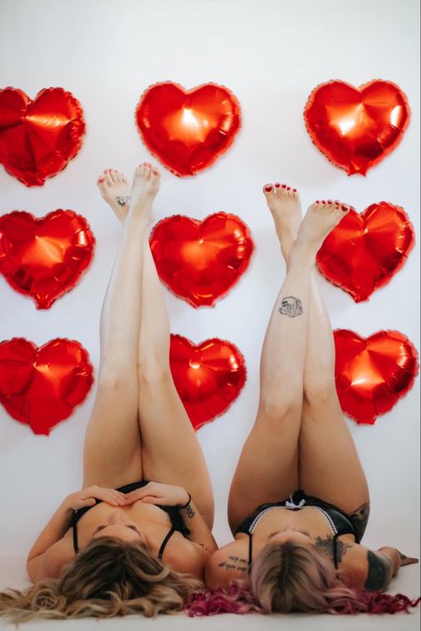 Best Friend Budiour Photoshoot, Best Friend Valentines Photoshoot, Valentines Day Bouidor Photography, Photo Shoot With Best Friend, Best Friend Bouidor Photography, Valentines Bodouir Photo Shoot, Valentines Photoshoot Model, Valentines Photoshoot Ideas Friends, Best Friend Valentine Photo Shoot