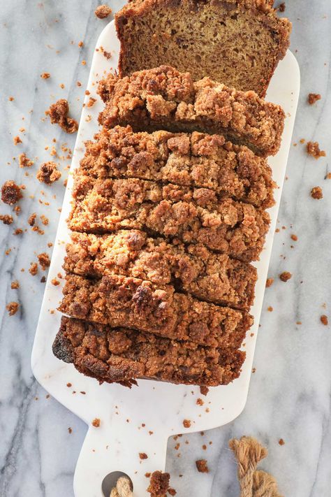 Banana Bread with Streusel Topping Banana Bread Recipe With Streusel Topping, Banana Bread With Streusel Topping, Banana Bread With Streusel, Streusel Topping Recipe, Sweet Banana Bread, Cinnamon Roll Bread, Cinnamon Crumble, Lemon Poppyseed Muffins, Moist Banana Bread