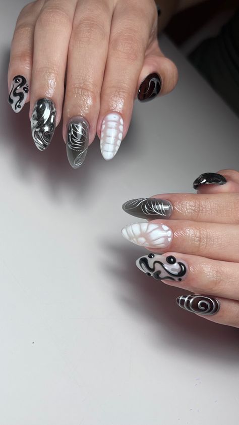 Black White Chrome Nails, Black And Chrome Nails, Metallic Nails Design, White Chrome Nails, Black And White Nails, Korean Nails, Simple Acrylic Nails, Metallic Nails, Jelly Nails