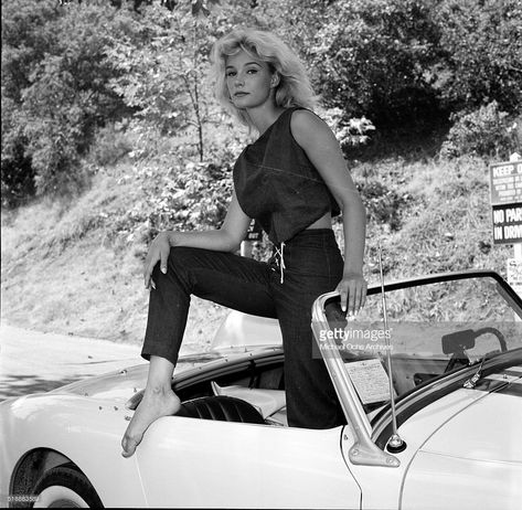 Yvette Mimieux, Old Hollywood Movie, Mod Girl, Classic Actresses, 70s Disco, Old Car, Batwoman, Blonde Beauty, Classic Beauty