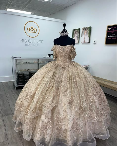 Quincenera Dresses Cream, 15 Dresses Champagne, Beige Sweet 16 Dresses, Gold Quince Venue Ideas, Quinceanera Dresses Gold Champagne, Brown Quince Dress, Champagne Gold Quinceanera Dresses, Golden Quinceanera Dresses, Orange Quince Dresses