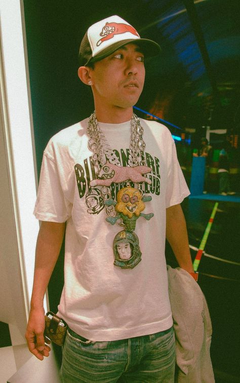 Varsity Streetwear, 2000s Rap Aesthetic, Mens Summer Streetwear, Nigo Bape, Blazer Outfits Men, Outfit Inspo Summer, Shirt Design Inspiration, Summer Streetwear, Hip Hop Culture