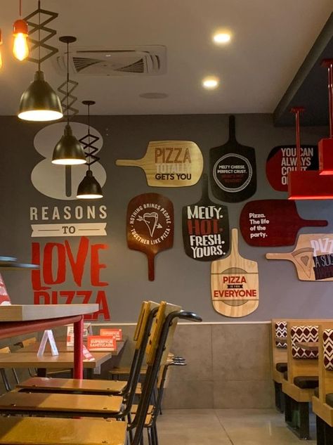 Fastfood Interior Design Ideas, Fastfood Restaurant Interior, Pizza Restaurant Design Interior Ideas, Pizzaria Decor, Pizza Shop Interior, Pizza Menu Design, Pizza Store, Pizzeria Design, Resturant Design