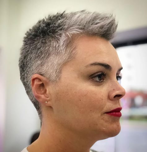 Transitioning To Gray Hair, Natural White Hair, Red Scene Hair, Mom Haircut, Blue Grey Hair, Pastel Blue Hair, Grey Hair Care, Grey Hair Dye, Chic Natural